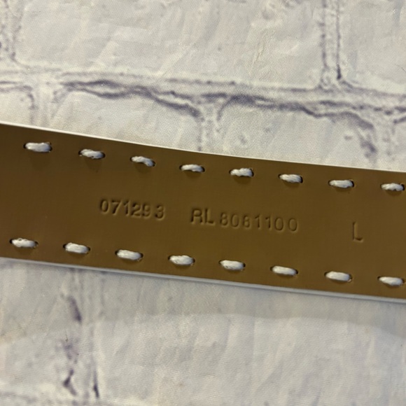 CREAM WITH SILVER TONE HARDWARE WOMENS VEGAN STITCHING BELT SIZE LARGE - Picture 9 of 10